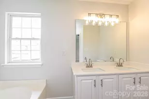 4135 Canyon Creek Ln, Charlotte, NC 28216 - Photo 12