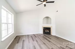 4135 Canyon Creek Ln, Charlotte, NC 28216 - Photo 4