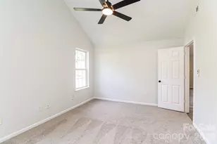4135 Canyon Creek Ln, Charlotte, NC 28216 - Photo 8
