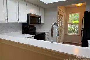 9478 S Vicksburg Park Ct, Charlotte, NC 28210 - Photo 8