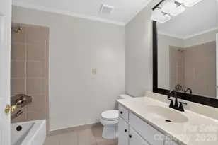 3909 Carmel Forest Dr, Charlotte, NC 28226 - Photo 2