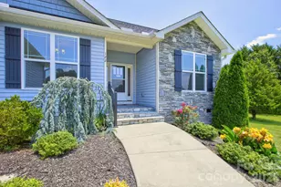 122 Cheraw Ln, Flat Rock, NC 28731 - Photo 2