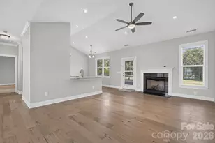 122 Cheraw Ln, Flat Rock, NC 28731 - Photo 4