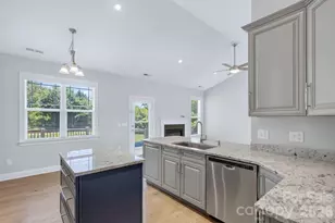 122 Cheraw Ln, Flat Rock, NC 28731 - Photo 8
