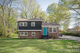 5412 Milhaven Ln, Charlotte, NC 28269 - Photo 1