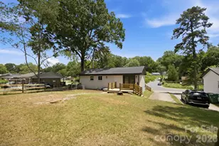 9401 Feldbank Dr, Charlotte, NC 28216 - Photo 30