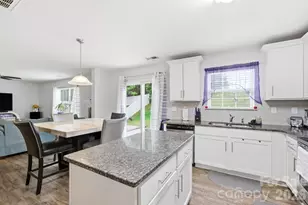 8502 Mansell Ct, Charlotte, NC 28215 - Photo 6