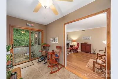3201 Saint Augustine Place, Asheville, NC 28805 - Photo 8
