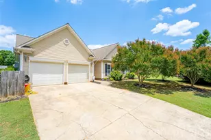 311 Winthrow Creek Rd, Mooresville, NC 28115 - Photo 2