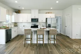 6600 Barcelona Wy, Charlotte, NC 28214 - Photo 2