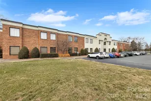 2101 Sardis Rd N, Charlotte, NC 28227 - Photo 4