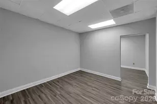 2101 Sardis Rd N, Charlotte, NC 28227 - Photo 20
