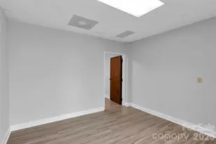 2101 Sardis Rd N, Charlotte, NC 28227 - Photo 36