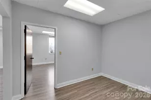 2101 Sardis Rd N, Charlotte, NC 28227 - Photo 30