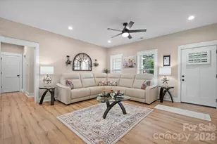 2026 Crestdale Ln, Newton, NC 28658 - Photo 4
