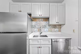 107 Wilshire Dr, Asheville, NC 28806 - Photo 10
