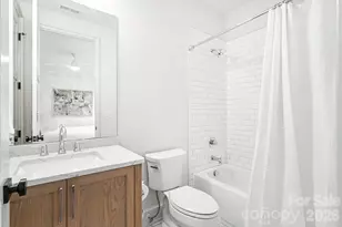 2310 Beverly Dr, Charlotte, NC 28207 - Photo 32