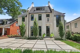 2310 Beverly Dr, Charlotte, NC 28207 - Photo 2