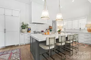 2310 Beverly Dr, Charlotte, NC 28207 - Photo 12