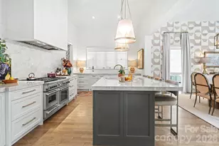 2310 Beverly Dr, Charlotte, NC 28207 - Photo 14