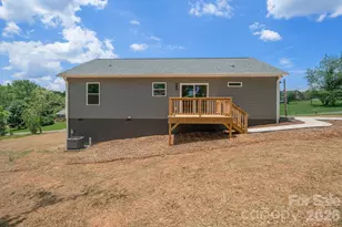 1649 Bentbrook Dr, Valdese, NC 28690 - Photo 2