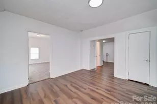 2300 Kennesaw Dr, Charlotte, NC 28216 - Photo 4