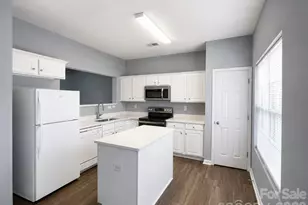 9815 Treeside Ln, Matthews, NC 28105 - Photo 8