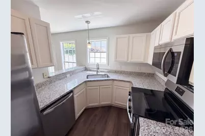 3831 Mohawk Court, Charlotte, NC 28215 - Photo 2