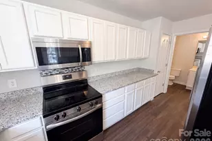 3831 Mohawk Ct, Charlotte, NC 28215 - Photo 8