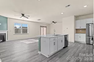 1414 5th Street Dr NE, Hickory, NC 28601 - Photo 2