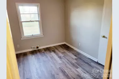 5405 Hilltop Circle, Charlotte, NC 28269 - Photo 8