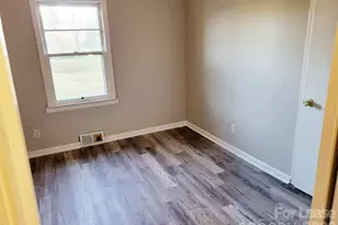 5405 Hilltop Cir, Charlotte, NC 28269 - Photo 8
