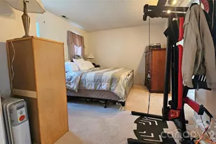 2425 Katherine Kiker Rd, Charlotte, NC 28213 - Photo 12