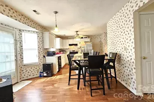 2425 Katherine Kiker Rd, Charlotte, NC 28213 - Photo 6