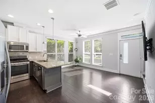 923 Warren Burgess Ln, Charlotte, NC 28205 - Photo 1