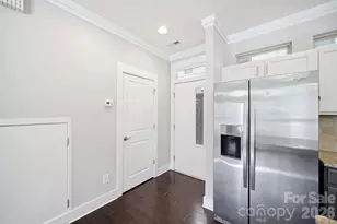 923 Warren Burgess Ln, Charlotte, NC 28205 - Photo 8