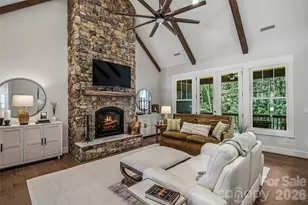 25 E Williams Meadow Ct, Hendersonville, NC 28739 - Photo 6