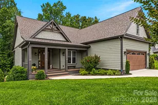 25 E Williams Meadow Ct, Hendersonville, NC 28739 - Photo 2