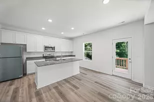7725 E Lane Dr, Charlotte, NC 28212 - Photo 16