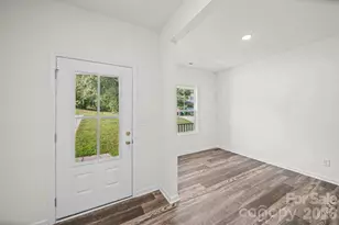 7809 E Lane Dr, Charlotte, NC 28212 - Photo 2