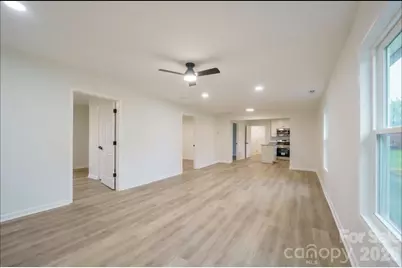 1810 E Greenbriar Road, Statesville, NC 28677 - Photo 10