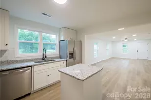 1810 E Greenbriar Rd, Statesville, NC 28677 - Photo 8