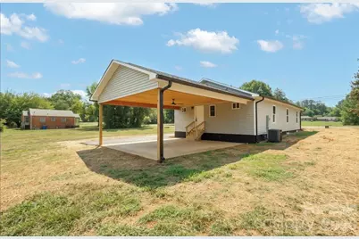 1810 E Greenbriar Road, Statesville, NC 28677 - Photo 2