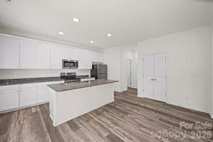 7813 E Lane Dr, Charlotte, NC 28212 - Photo 14