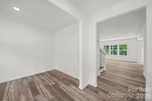 7813 E Lane Dr, Charlotte, NC 28212 - Photo 4