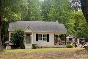8628 Island Point Rd, Sherrills Ford, NC 28673 - Photo 1