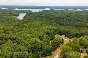 8628 Island Point Rd, Sherrills Ford, NC 28673 - Photo 4