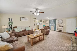 504 Mountain Meadows Dr, Bessemer City, NC 28016 - Photo 6