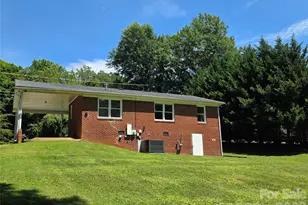 2831 Beechwood Cir, Gastonia, NC 28054 - Photo 2