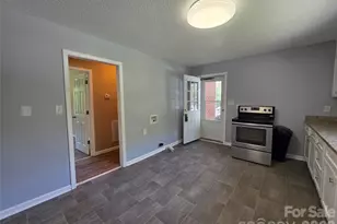 2831 Beechwood Cir, Gastonia, NC 28054 - Photo 10